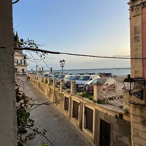 https://perla-marina-syracuse.sicilyhotelsitaly.net