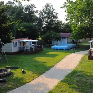 https://del-falco-vintage-agricamp.hotelinveneto.com